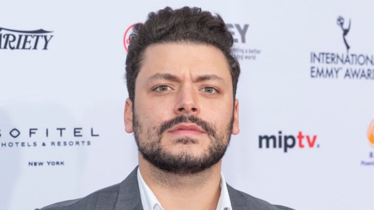 Kev Adams au cœur d’une grosse escroquerie : 19 personnes portent plainte