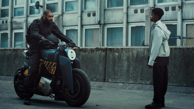 La bande-annonce de « The Kitchen » dévoile la première réalisation dystopique de Daniel Kaluuya pour Netflix | Vidéo