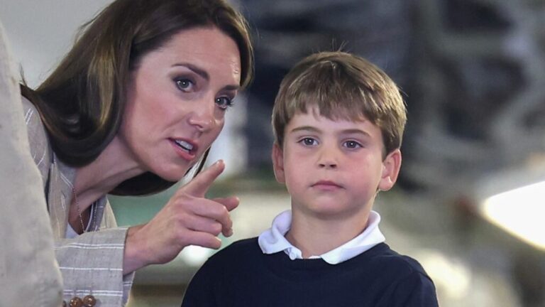 La ressemblance frappante entre Kate Middleton enfant et le Prince Louis révélée dans une photo…