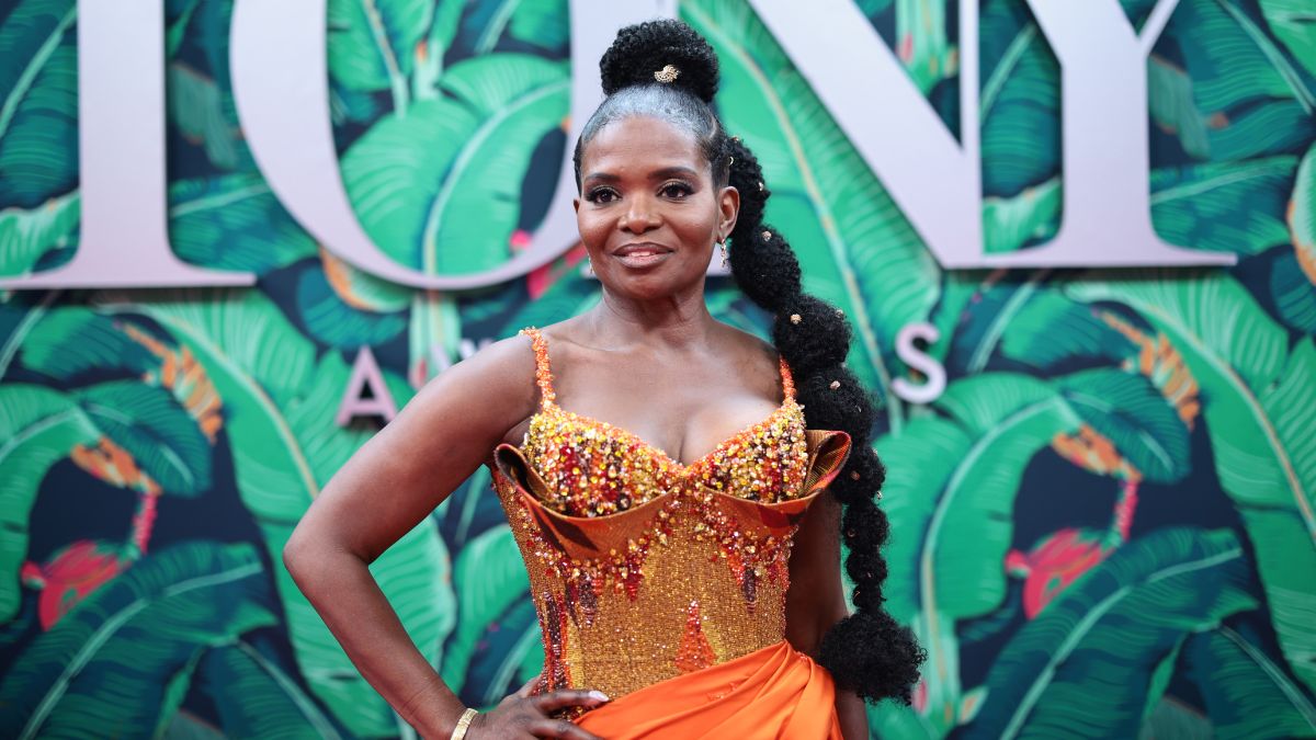 L'actrice de Broadway de "La couleur pourpre" dit qu'elle devrait être payée pour avoir ajouté les paroles de la chanson "I'm Here" : La vie de l'homme