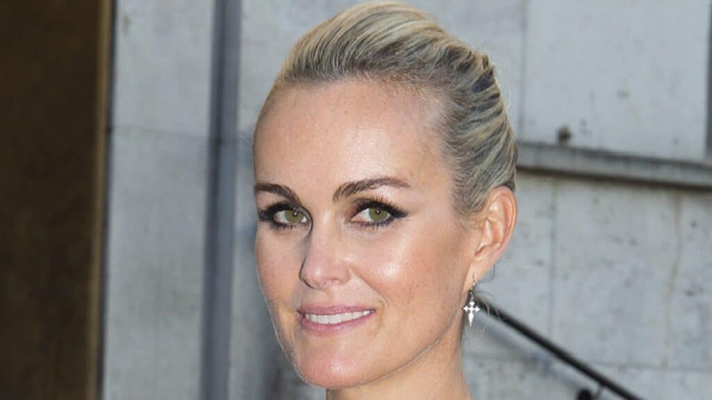 laeticia-hallyday-ses-confidences-sur-ses-difficultes-a-sinvestir-sur-le-plan-amoureux