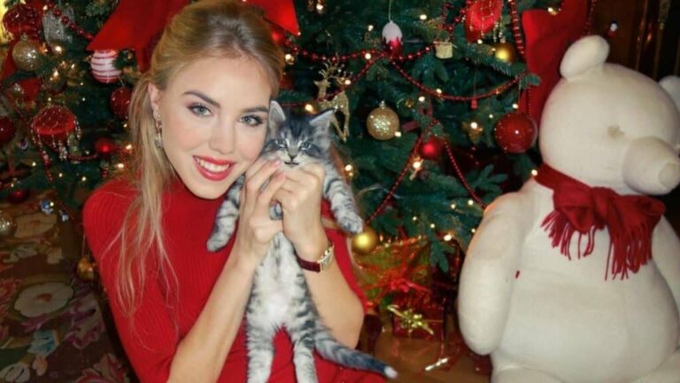 Les Princesses Maria Carolina et Maria Chiara célèbrent Noël unique avec des chatons Maine Coons