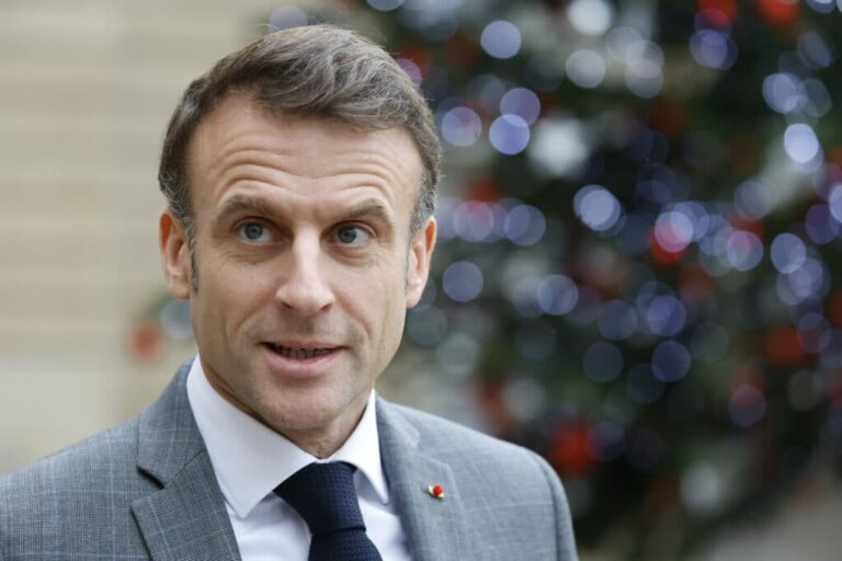 Pour Emmanuel Macron : Gérard Depardieu « rend fier la France »