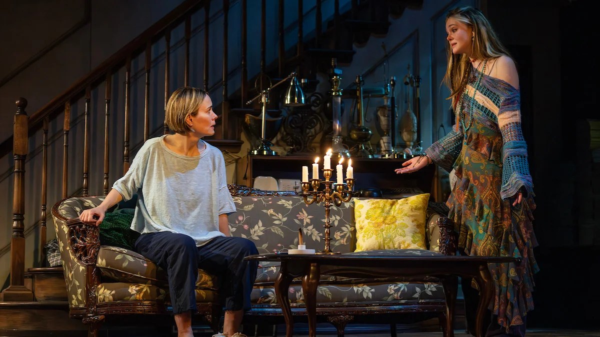 Revue « appropriée » de Broadway : Sarah Paulson et Elle Fanning alimentent un