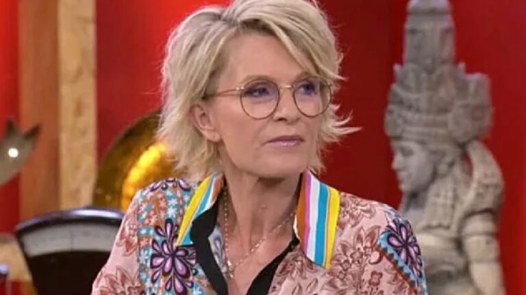 Sophie Davant en larmes dans En Aparté : l’animatrice submergée par l’émotion face à une vidéo de sa…