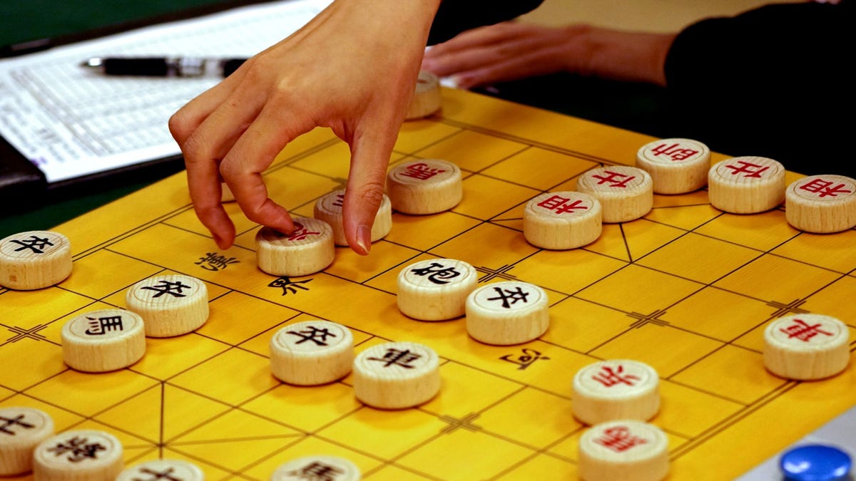 Un champion d'échecs chinois déchu de son titre après avoir fait une décharge dans une baignoire