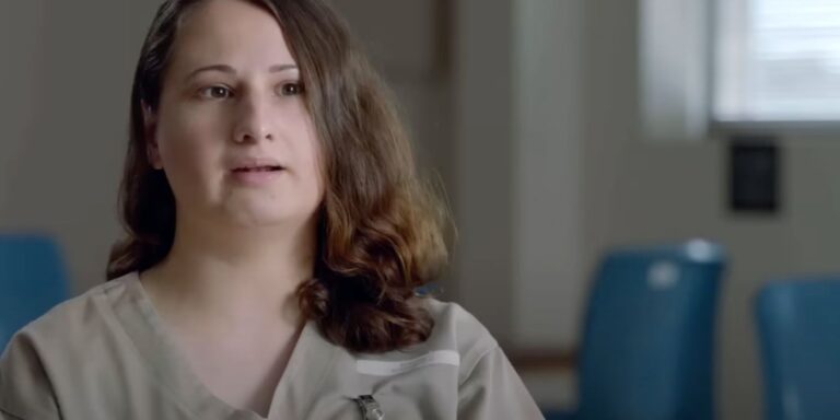 Gypsy Rose Blanchard devient du jour au lendemain une star des médias sociaux ;  Pourrait tenir debout