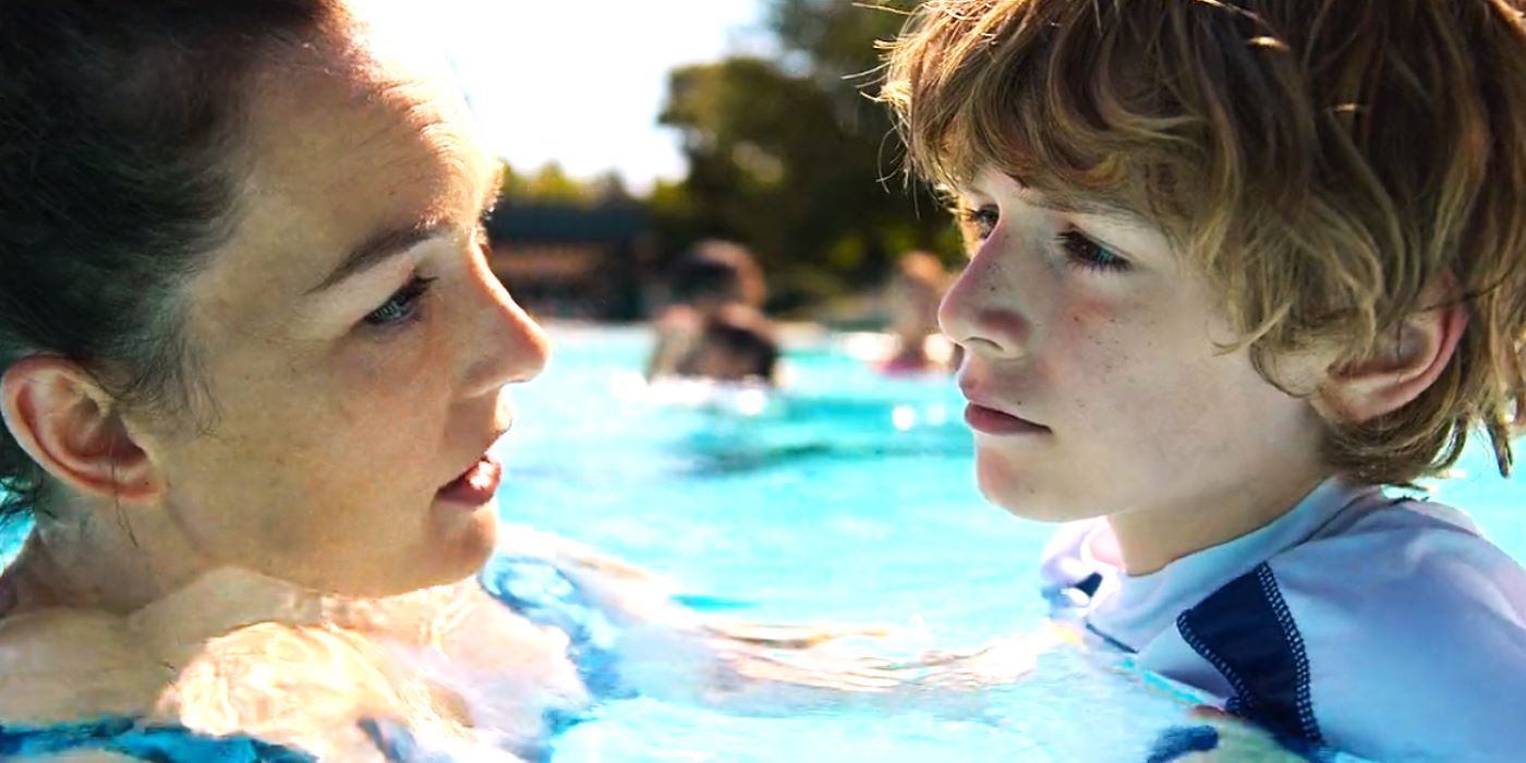 La nouvelle scène de piscine de Percy Jackson fait un clin d'œil à 1 détail du livre Le premier Glos...