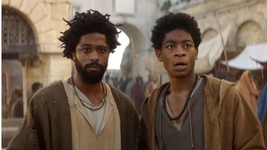 LaKeith Stanfield et RJ Cyler dans "The Book of Clarence" (Sony)