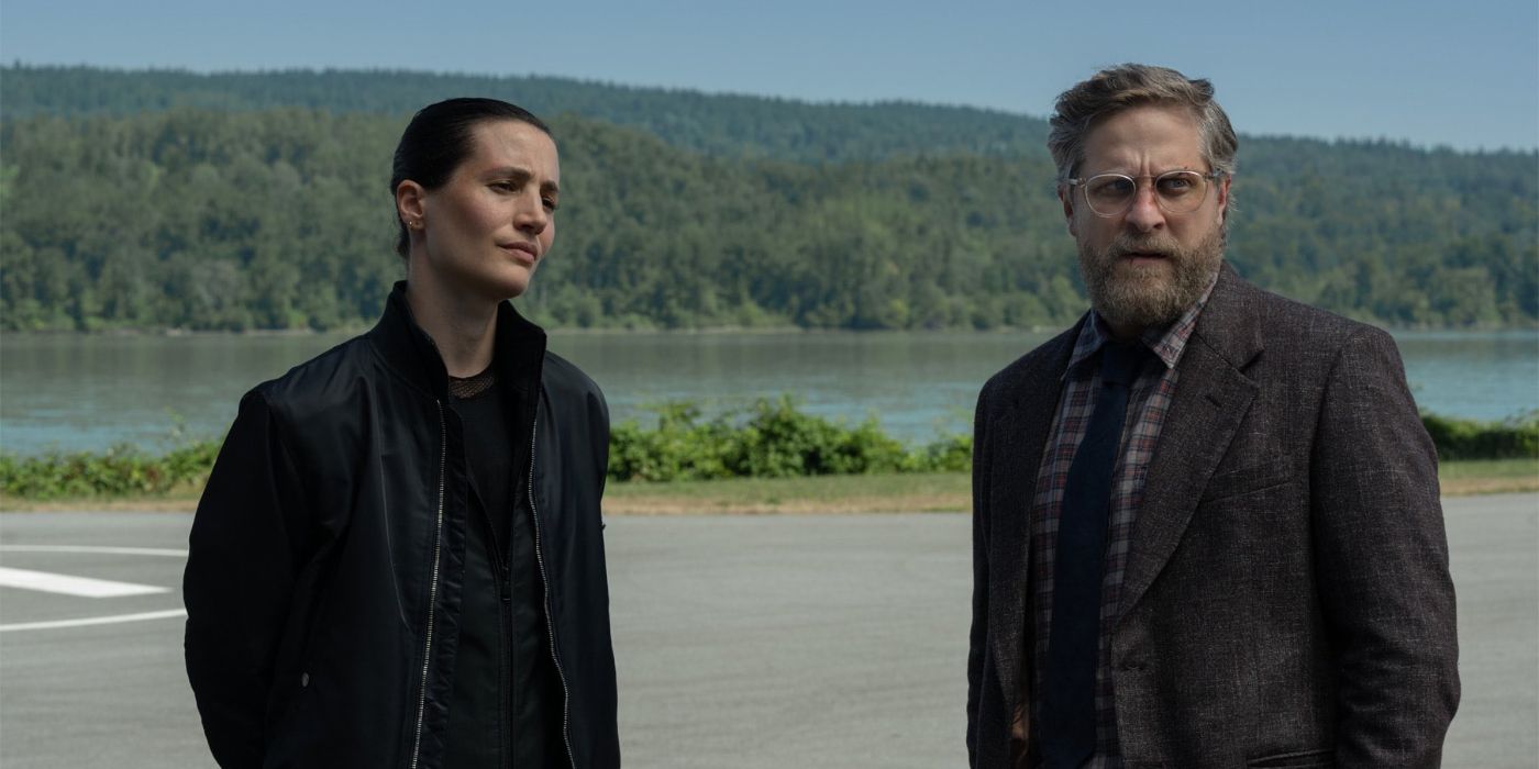 Tim et Duvall de Legacy of Monsters, Joe Tippett et Elisa Lasowski,