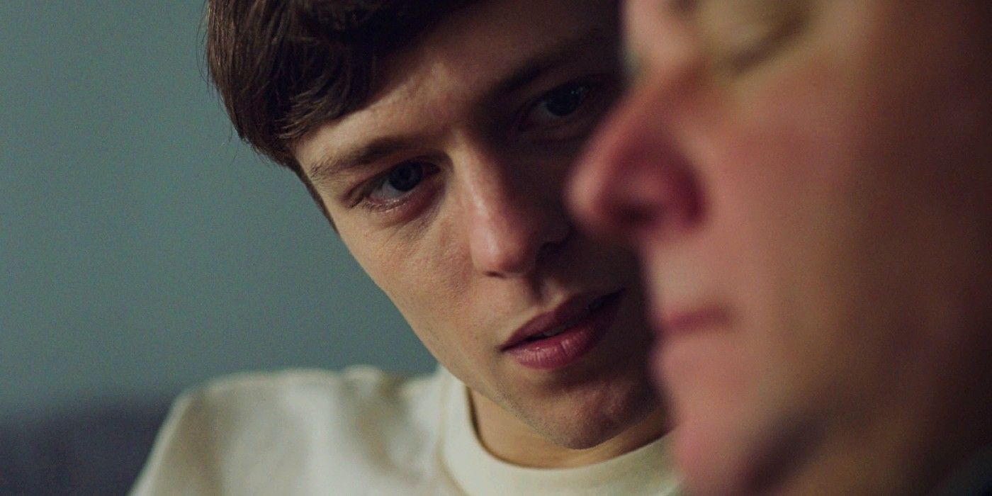Sebastian Review : Le drame queer brouille les faits et la fiction alors qu'un écrivain mène une...