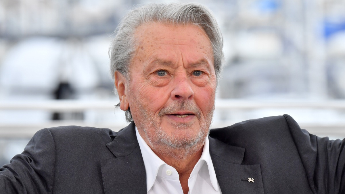 Affaire Alain Delon : les plaintes des enfants de l’acteur et Hiromi Rollin classées sans suite