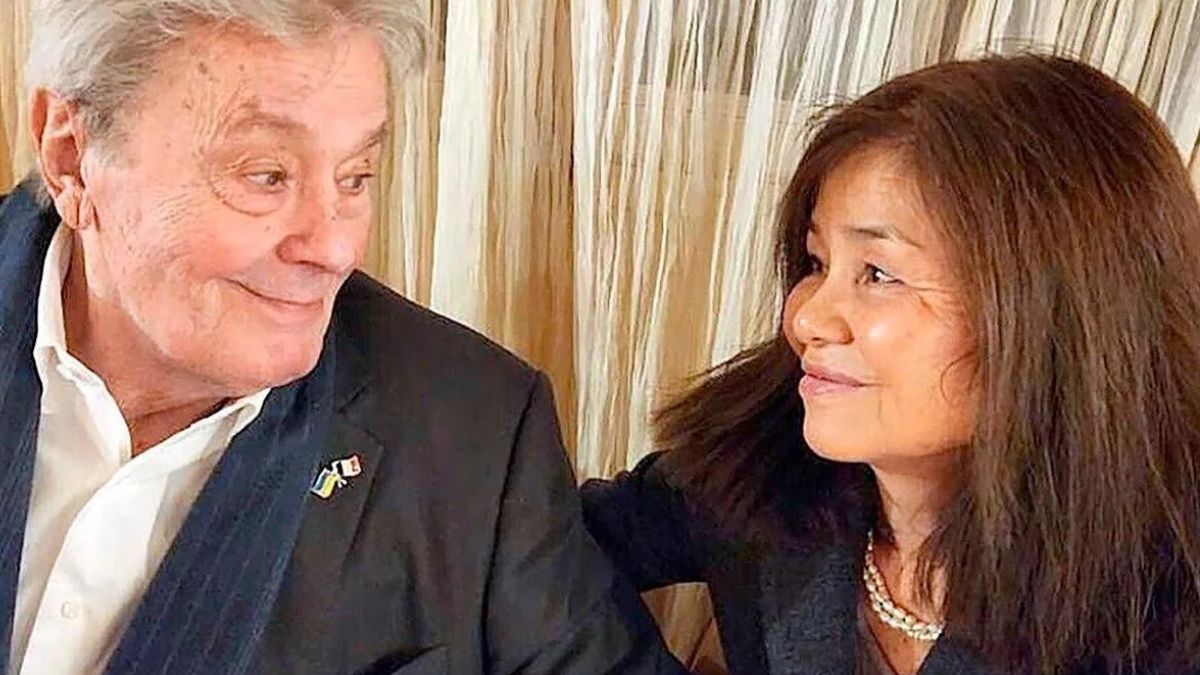 Alain Delon : Hiromi Rollin porte plainte pour « tentative d’homicide volontaire »
