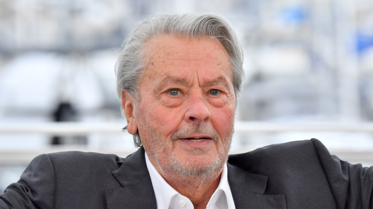 Alain Delon : « L’électricité ne marche pas », sa maison à Douchy en piteux état