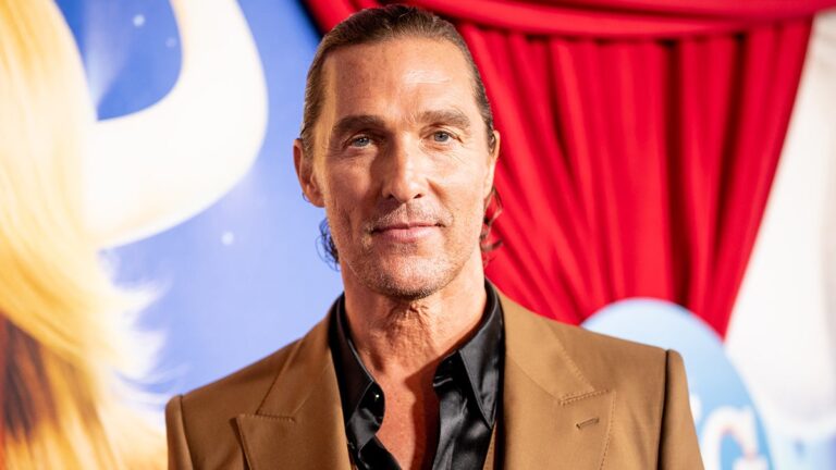 Apple en pourparlers avec Matthew McConaughey et le réalisateur Paul Greengrass pour l&rsquo;acquisition de « The Lost Bus ».