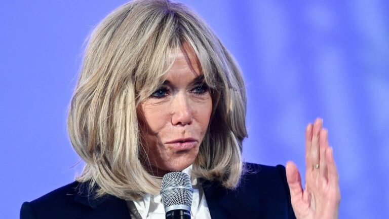 Brigitte Macron donne le max pour l’opération Pièces Jaunes aux côtés de Didier Deschamps
