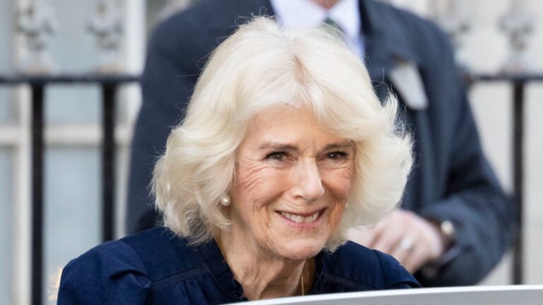 Charles III hospitalisé : pendant ce temps, la reine Camilla commet une bourde et rompt le protocole