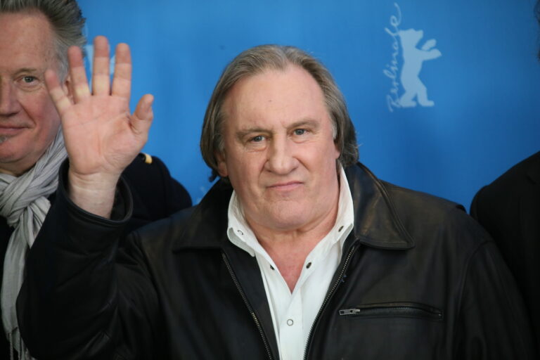 Complément d’enquête : Gérard Depardieu cède sa place à un présentateur pour le prochain numéro…