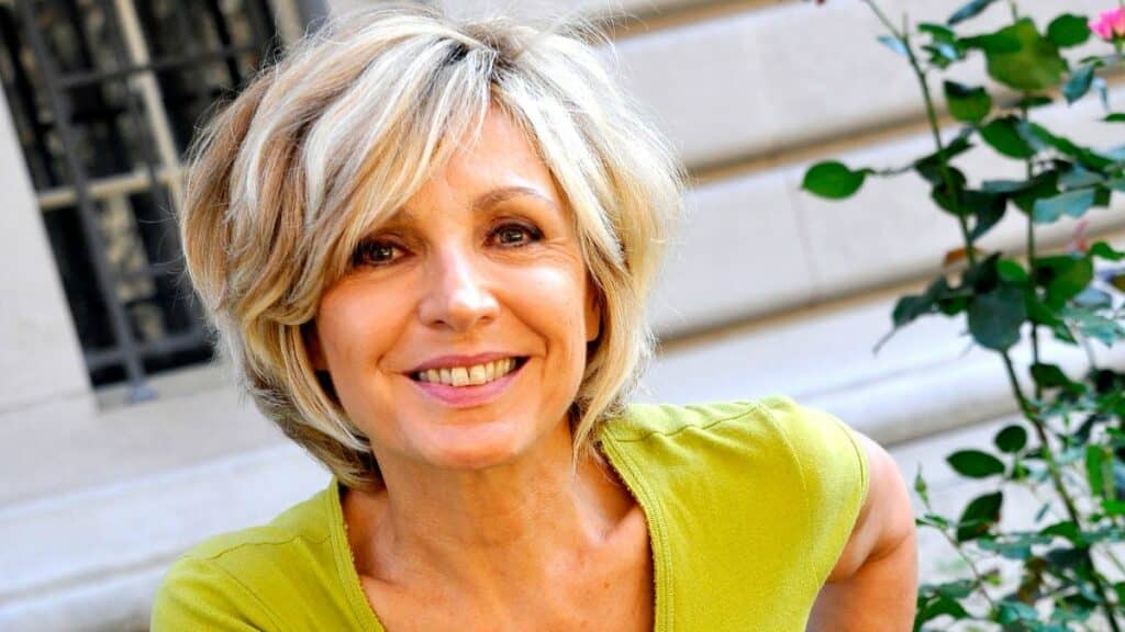 Évelyne Dhéliat : son fou rire contagieux en plein direct