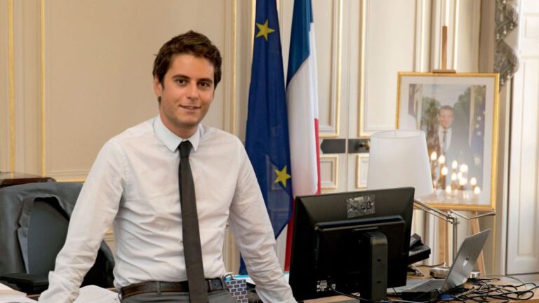Gabriel Attal : la photo de son sosie en maillot de bain devient virale