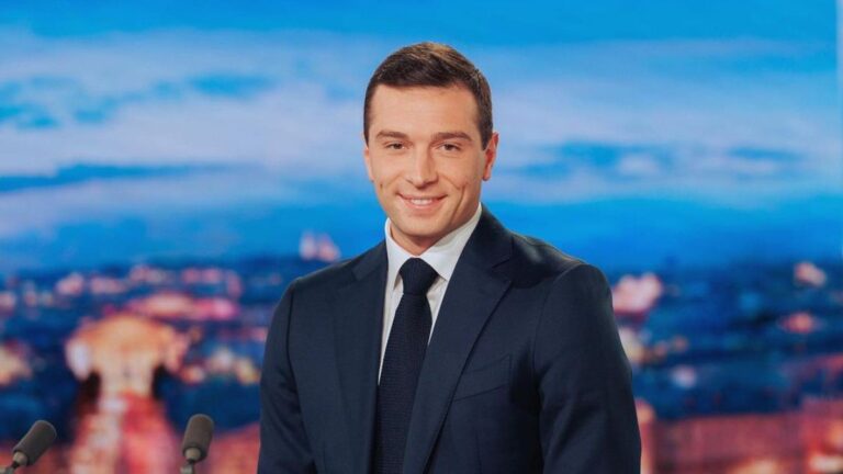 Jordan Bardella suscite la controverse avec cette photo aux côtés de Jean-Marie Le Pen