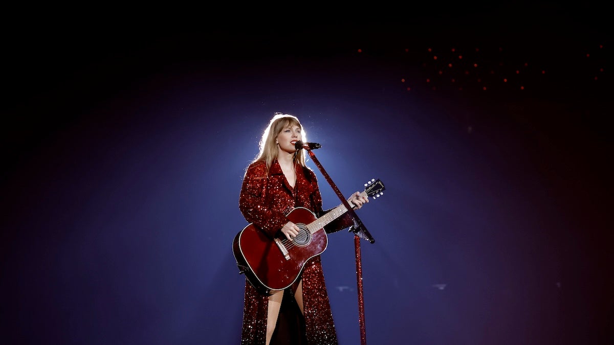 La SAG-AFTRA demande que le vol de l'image de l'IA soit interdit après la publication d'une fausse Taylor sexuellement explicite.