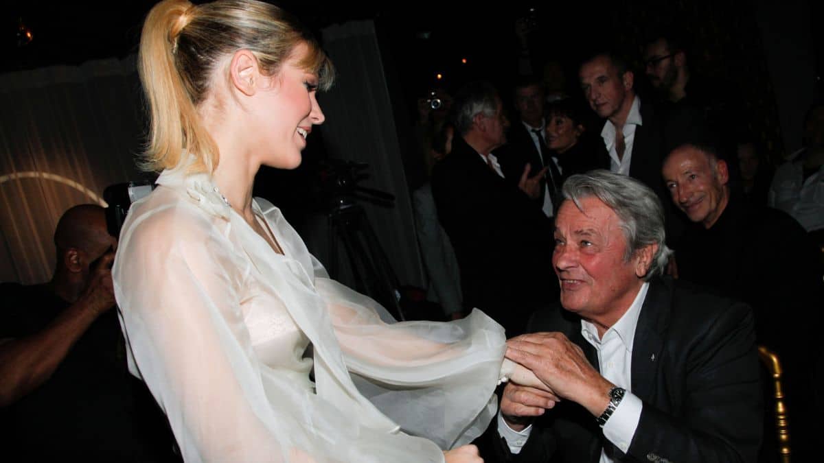La tendresse et la tristesse de Lorie pour Alain Delon