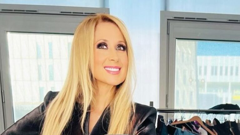 Lara Fabian : elle aimerait être professeur à la Star Ac’