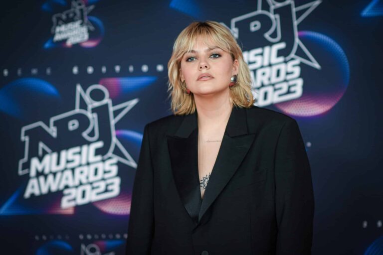 Louane, victime de problèmes ORL, se retire : « Je suis vraiment désolée »