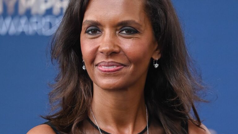 Nouvelle saison, nouvelle approche : Karine Le Marchand fait une annonce inédite pour « L’amour est…