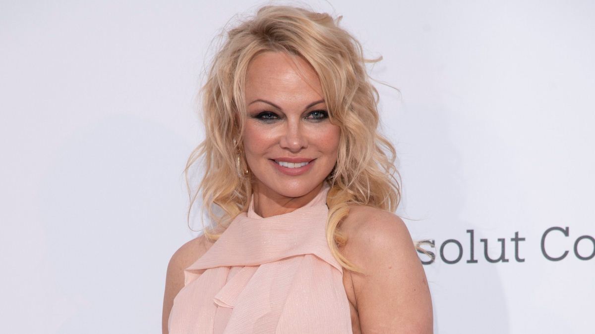 Pamela Anderson, 56 ans : elle s’affiche au naturel sans maquillage