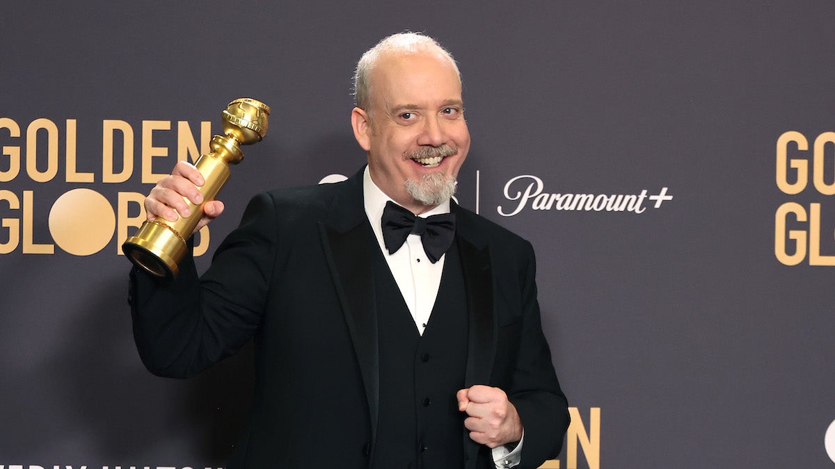 Paul Giamatti s'est offert un In-N-Out Burger après avoir remporté le Golden Globe de "Holdovers" : "Mon...