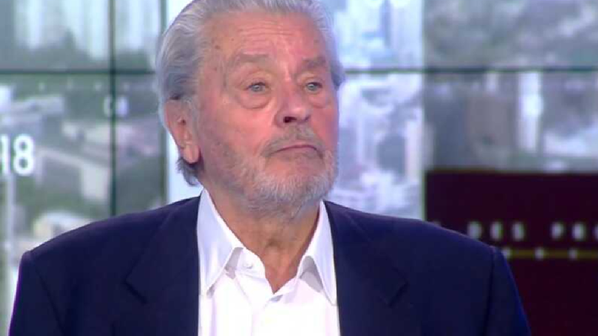 Règlement de compte au sein de la famille Delon : le célèbre acteur annonce vouloir porter plainte...