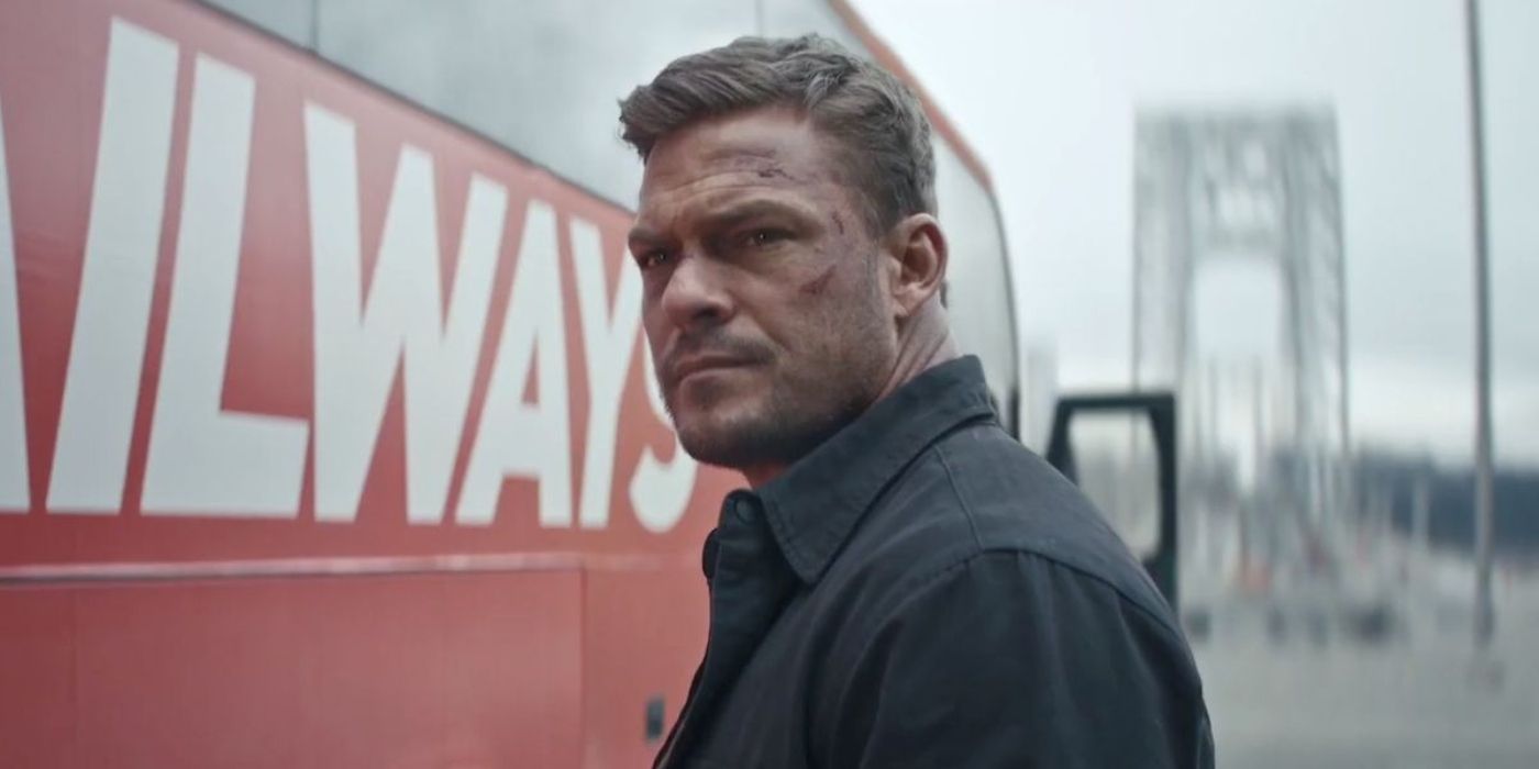 Alan Ritchson de Reacher admet que l'action est son « pain et son beurre », mais