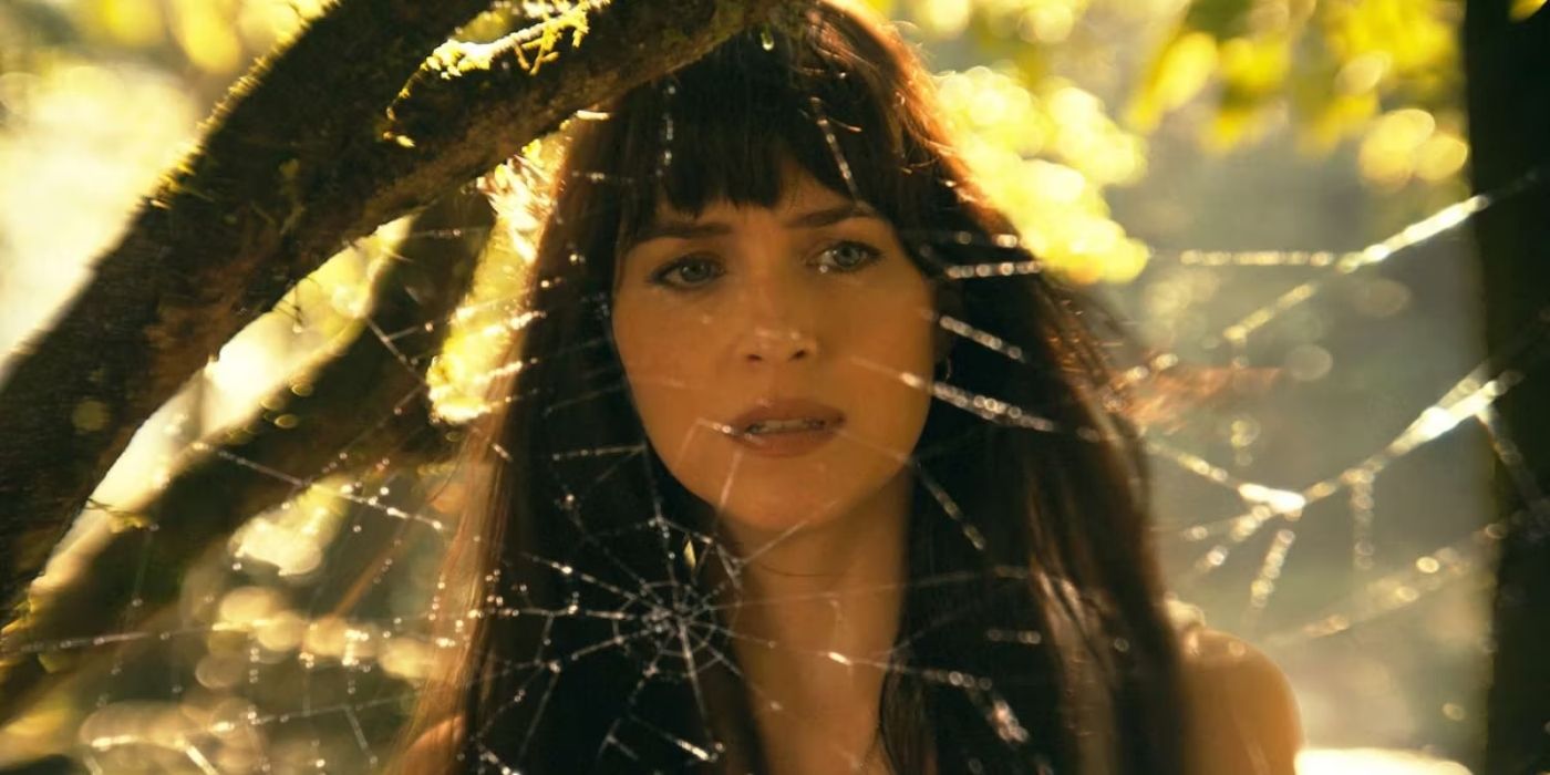 La star du Web, Dakota Johnson, pourrait regarder le film très critiqué