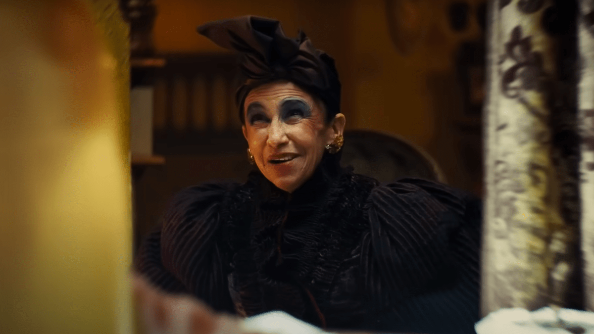 L'actrice Kathryn Hunter était couverte de tatouages "fous et merveilleux".