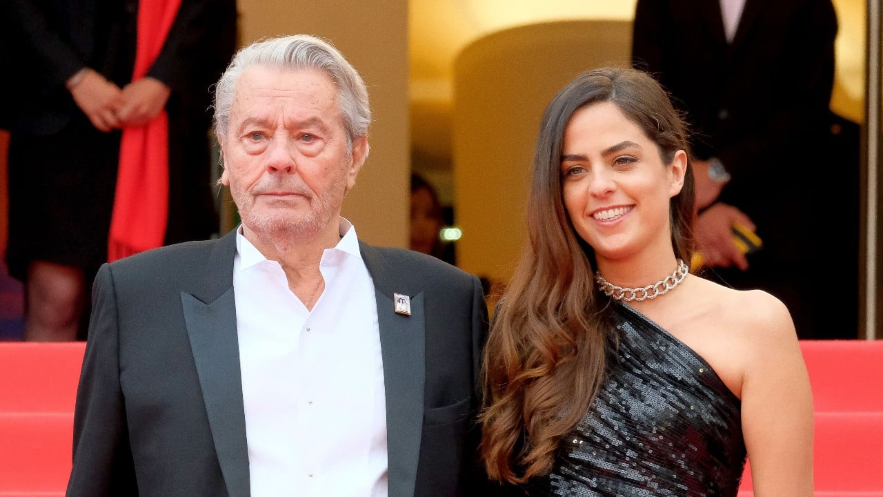 Anouchka Delon compare la guerre de sa famille à celle des Hallyday :