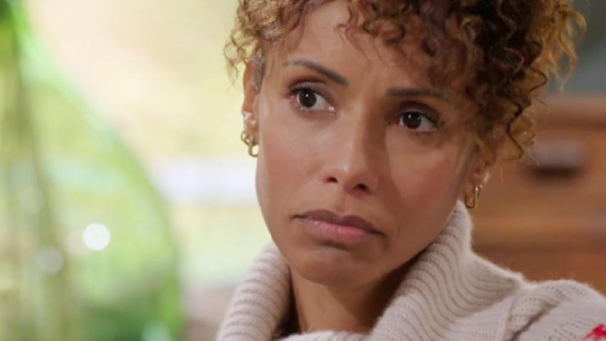 « Au moment où je suis élue je pleure » : Sonia Rolland revient sur son élection de Miss France 2000