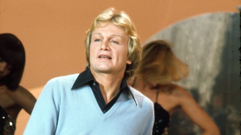 Claude François aurait eu 85 ans : comment un mégot a permis à sa fille illégitime de se faire…
