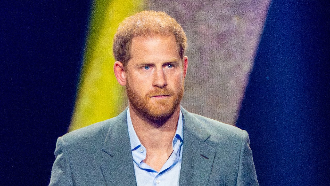 Le cancer du roi Charles III causé par le prince Harry ? Stéphane Bern fait machine arrière face à la polémique