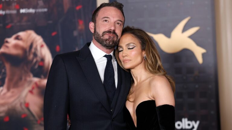 Le réalisateur de ‘This Is Me… Now’ de Jennifer Lopez déclare que la présence de Ben Affleck a été réduite en raison du budget.