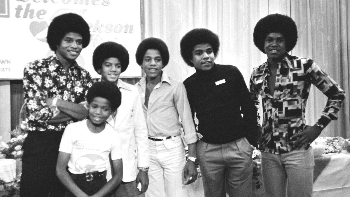 Michael" fait appel aux Jackson 5, avec Juliano Krue Valdi dans le rôle du jeune Michael Jackson