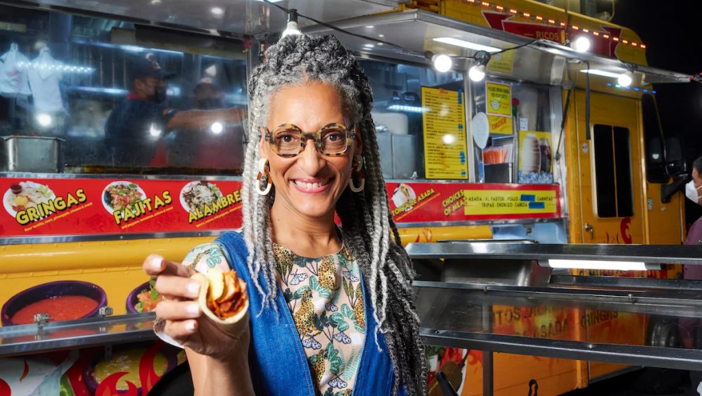 L'animatrice Carla Hall parle de la saison 1 de Chasing Flavor.