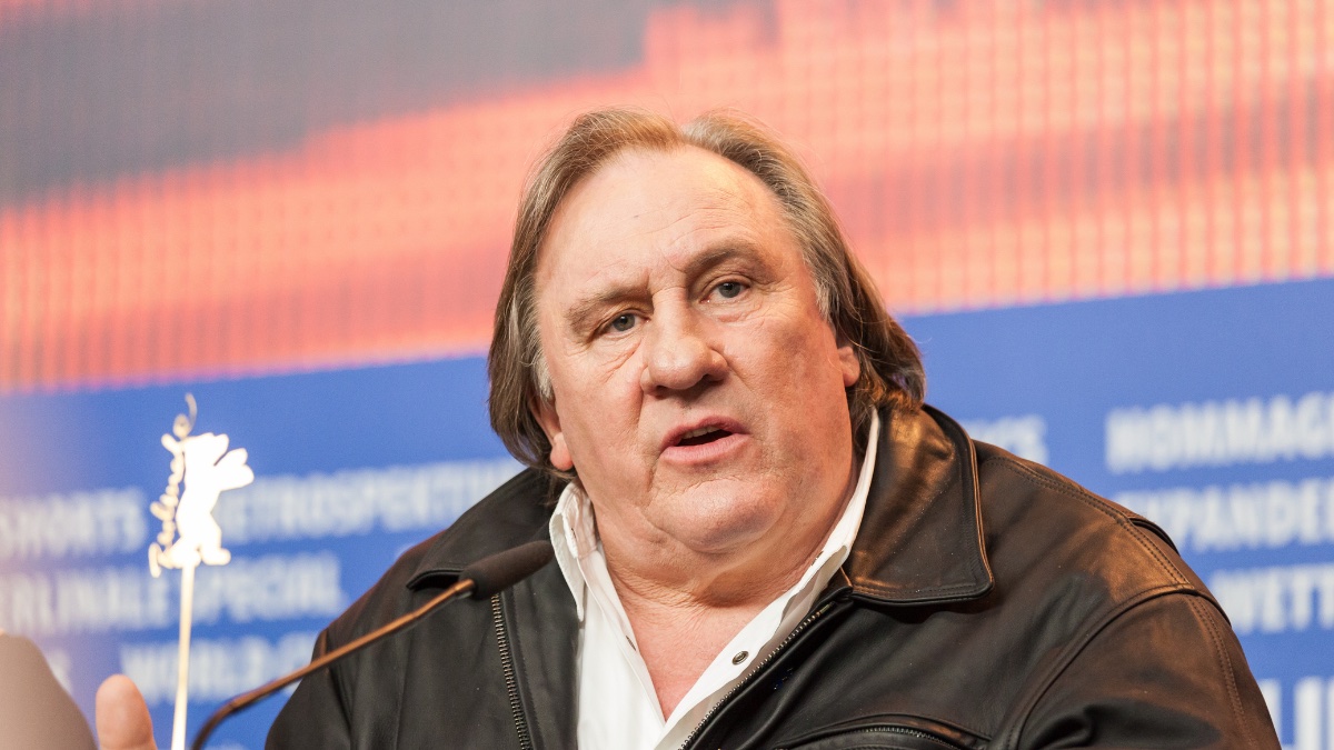 “Ses paluches partout sur mon corps” : Nouvelle plainte visant Gérard Depardieu pour agression...