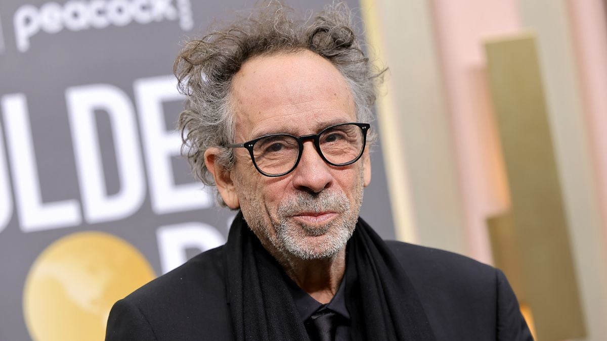 Tim Burton va reprendre "L'attaque de la femme de cinquante pieds" avec Gillian Flynn