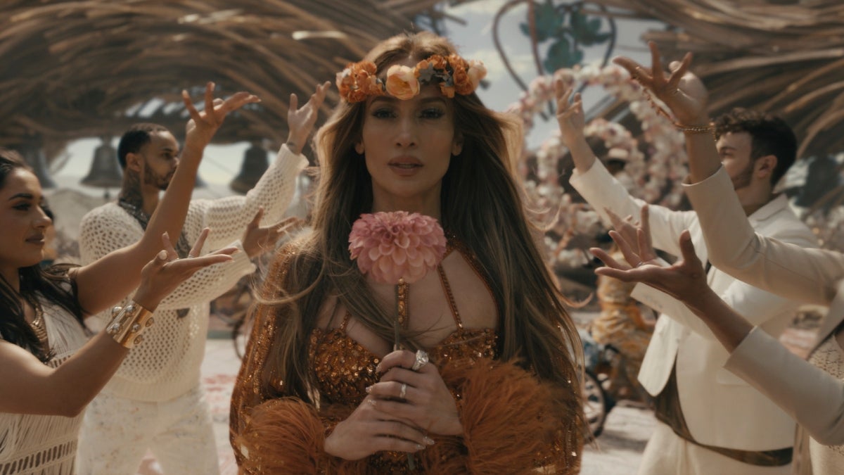 Voici toutes les chansons de "This Is Me...Now : Une histoire d'amour