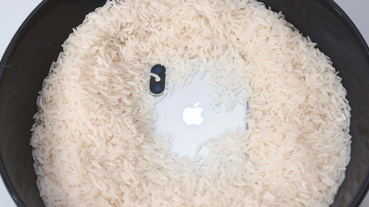 Votre astuce de riz mouillé pour iPhone est nulle, selon Apple