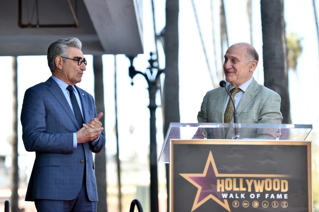 1710022539 143 Eugene Levy retrouve Jason Biggs dans American Pie et recoit