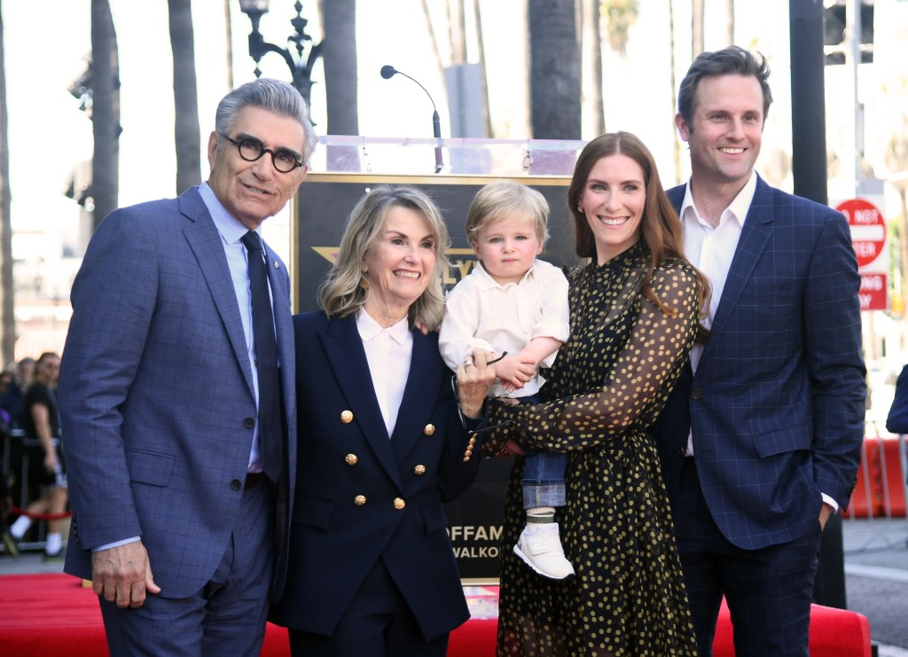 1710022539 602 Eugene Levy retrouve Jason Biggs dans American Pie et recoit