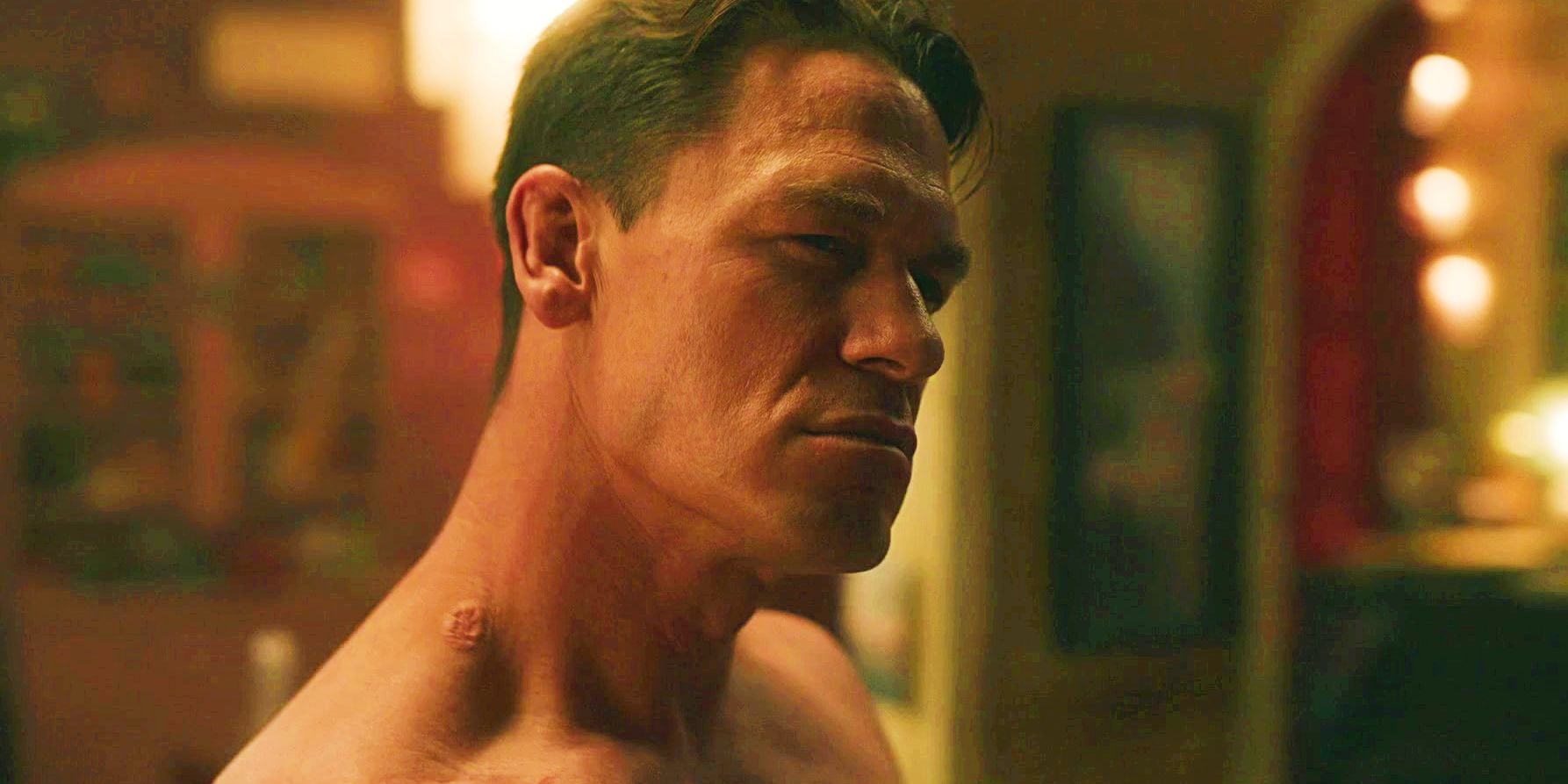 Ce que John Cena portait réellement lors de sa révélation nue aux Oscars...